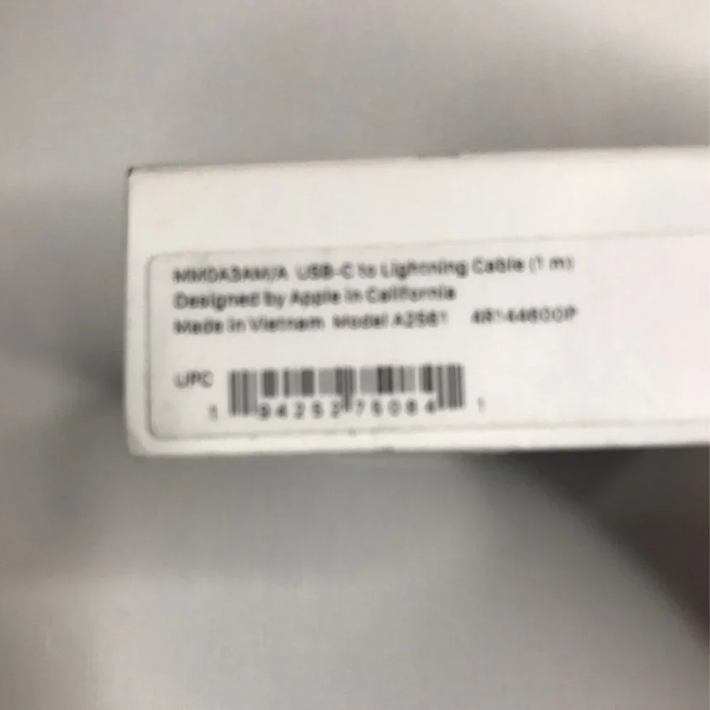 Original 1M iPhone iPad USB-C Lightning Charging Data Sync Cable Cord Retail Box